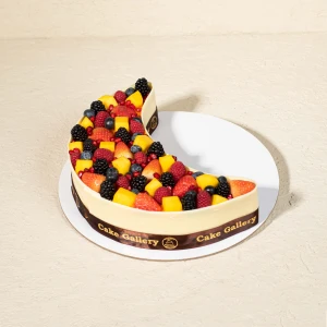 Vanilla Brulee Mix Fruits Moon Cake premium combo gift online Dubai with elegant festive packaging from online gift shop offering gift delivery Dubai.