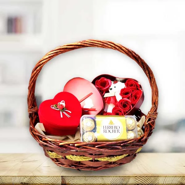 Order Valentine Cute Gift Basket Online - Giftdubaionline