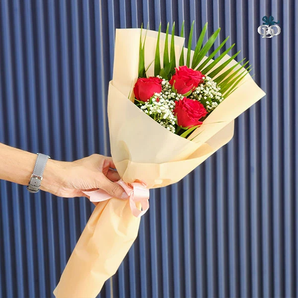 Small Red Rose Bouquet : Send Flowers Dubai