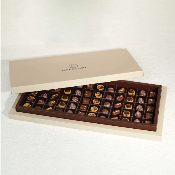Luxury Assorted Chocolate Gift Box with premium chocolates arranged in elegant gift tray – Dubai chocolate gift delivery