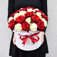 Romantic white and red mixed rose box 